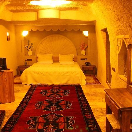 Dilek Tepesi Cave Hotel أيواليه الغرفة الصورة